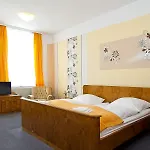 Neun 3/4 Vendégház
