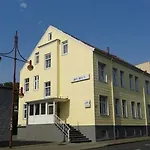 Neun 3/4