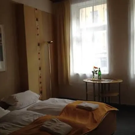 Neun 3/4 Celle